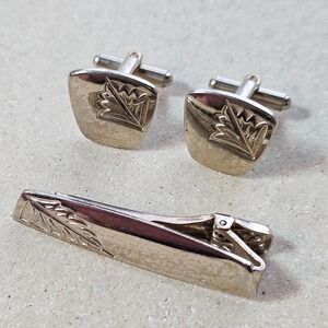 Vtg SIlver Tone Etched Leaf Cufflinks and Tie Clip Set Mid-Century Mens Jewelry